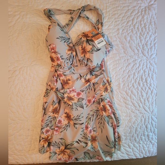 Women’s Bathing Suit - Picture 1 of 2